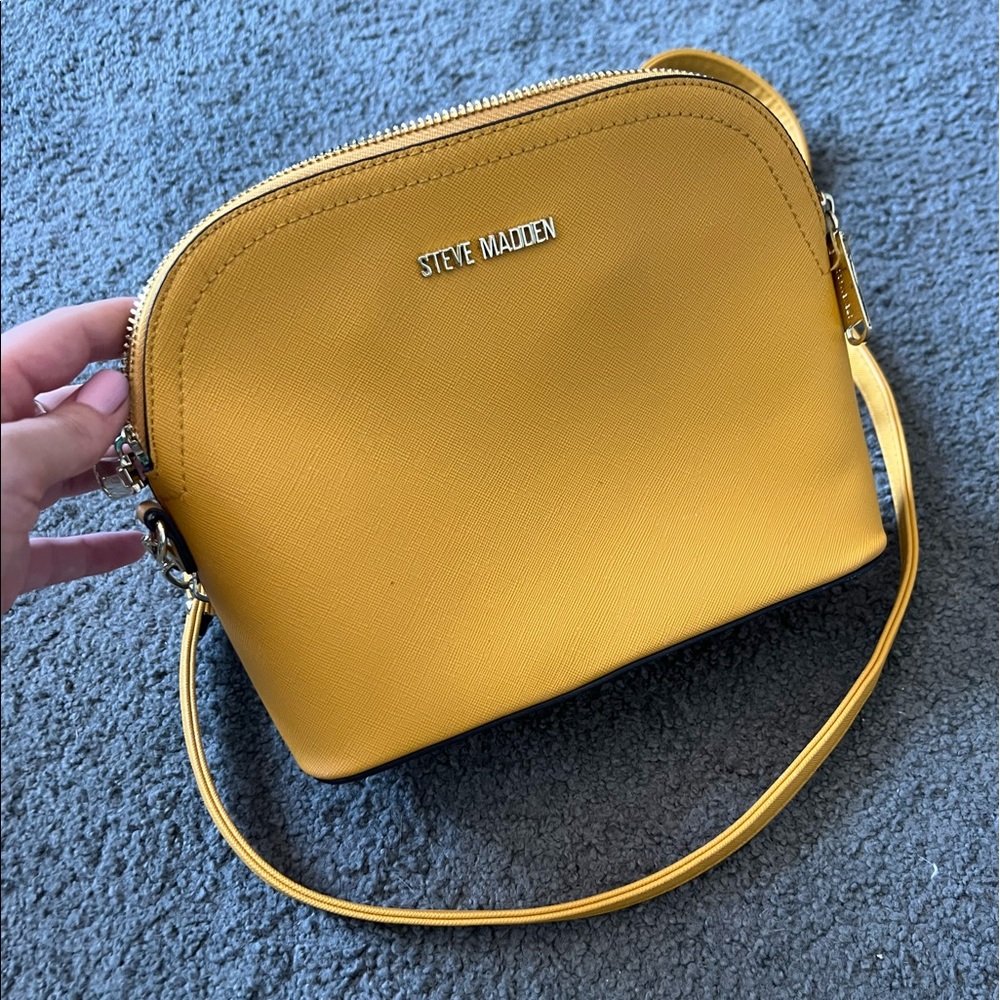 Steve Madden two toned crossbody bag